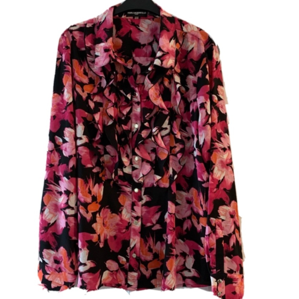 ❤️Karl Lagerfeld Black Floral ruffle front blouse❤️